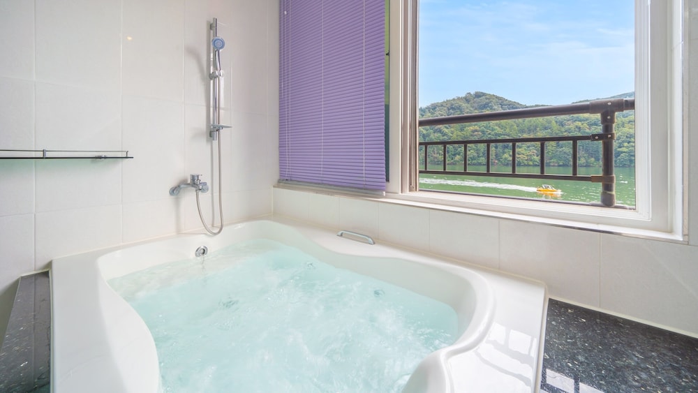 Gapyeong Rialto Pension 24/50