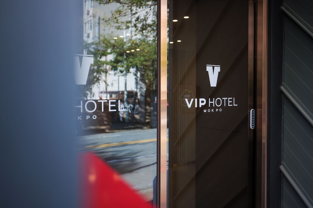 Vip Hotel Mok-Po 7/59