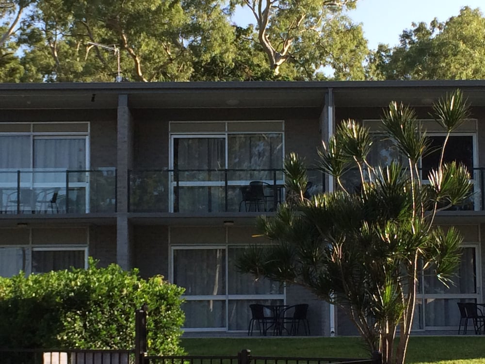 Arcadia Village Motel 1/24