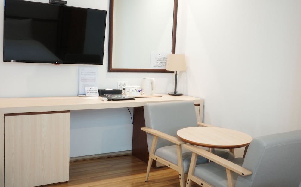 ROSANA BOUTIQUE HOTEL 56/62