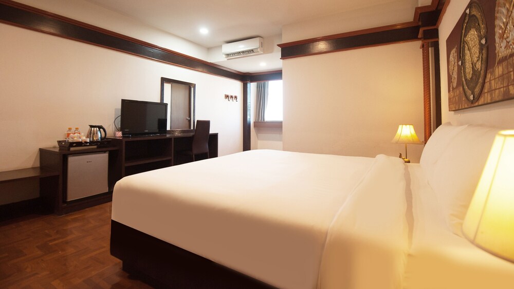 PREMIER, LUXURY