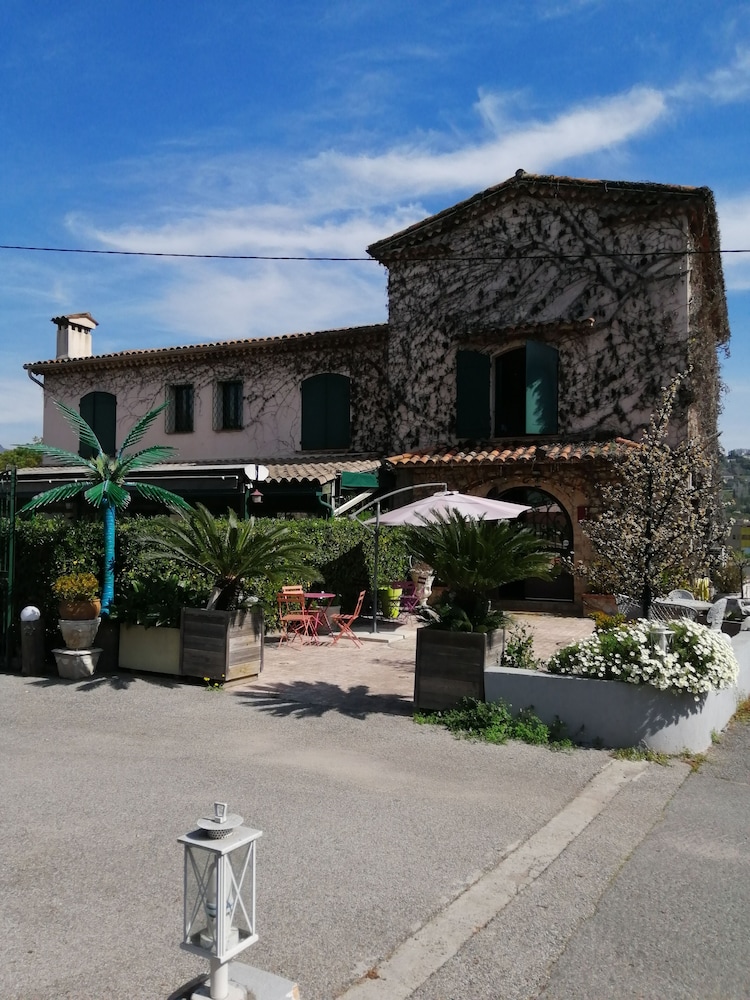 Auberge Les Arômes 1/45