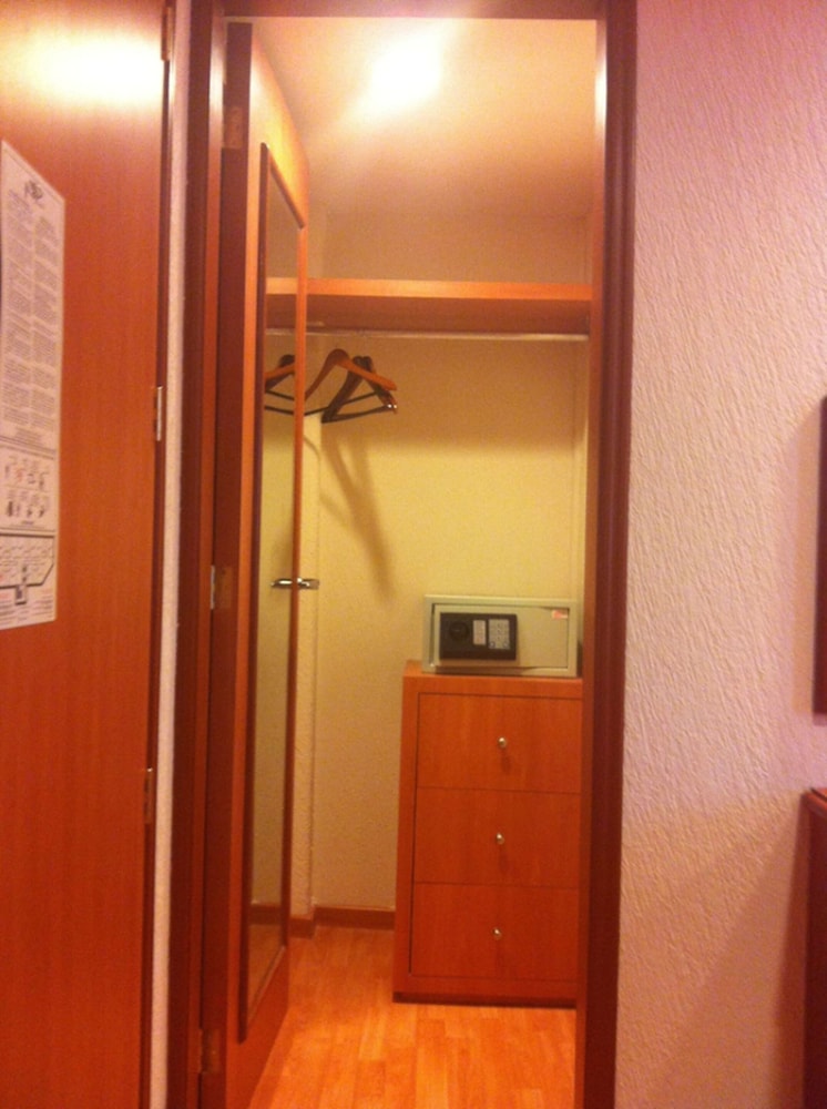 Hotel Premier 16/48