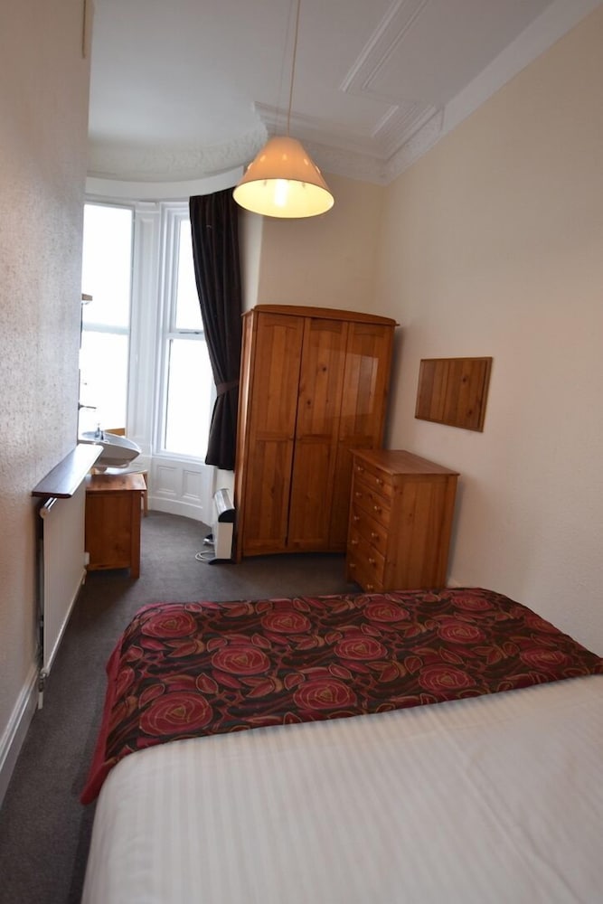 Marlborough Seafront Holiday Apartments 15/50