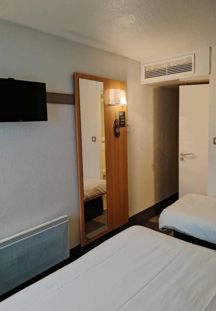 Hotel de MONTLUCON 8/36