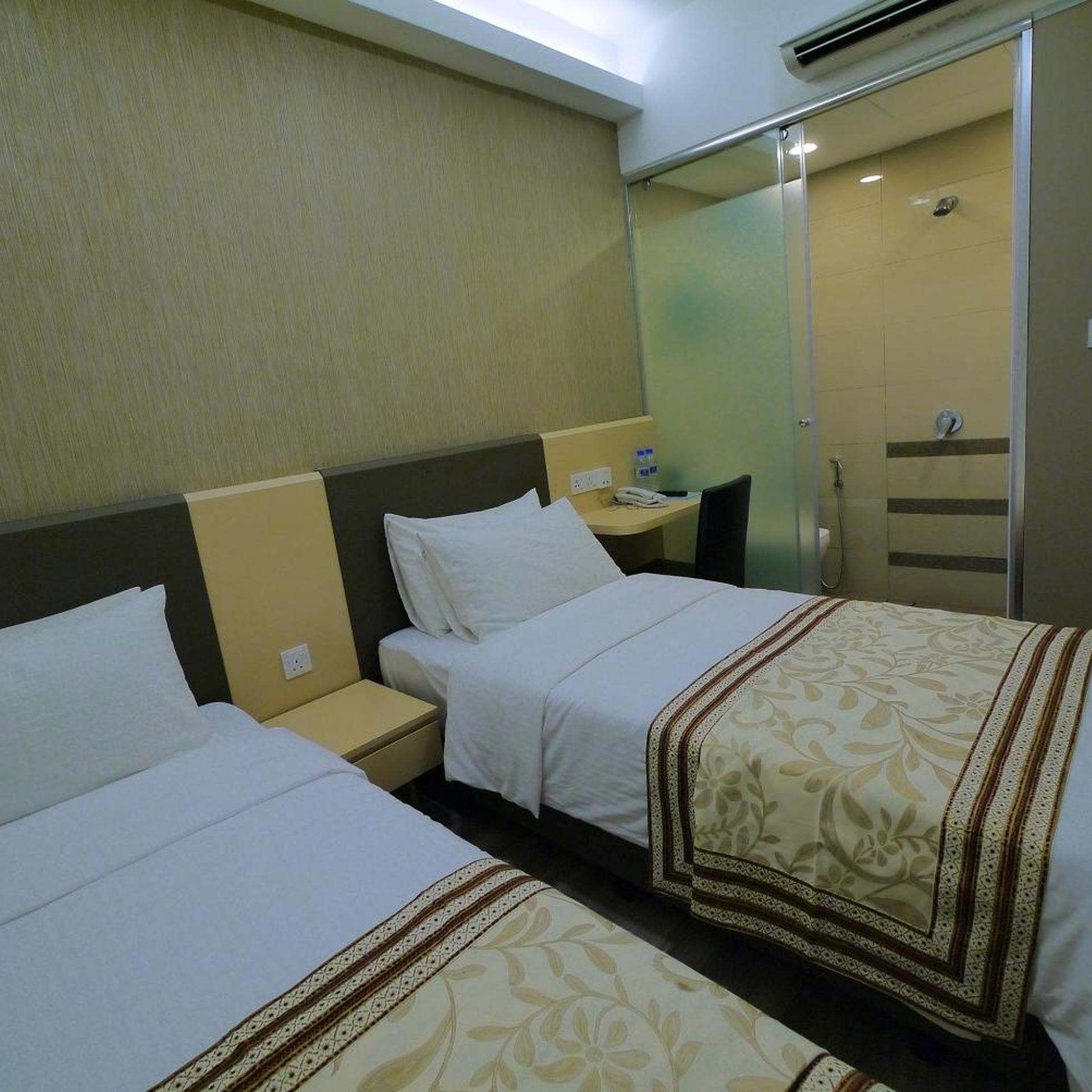 Standard, Twin Beds, No Window