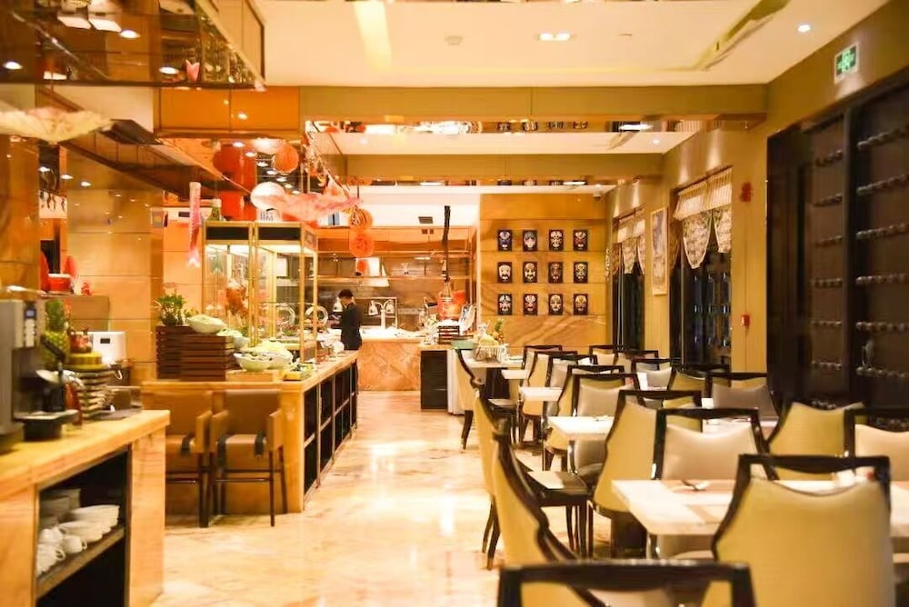Royal Garden Hotel Shanghai 45/50