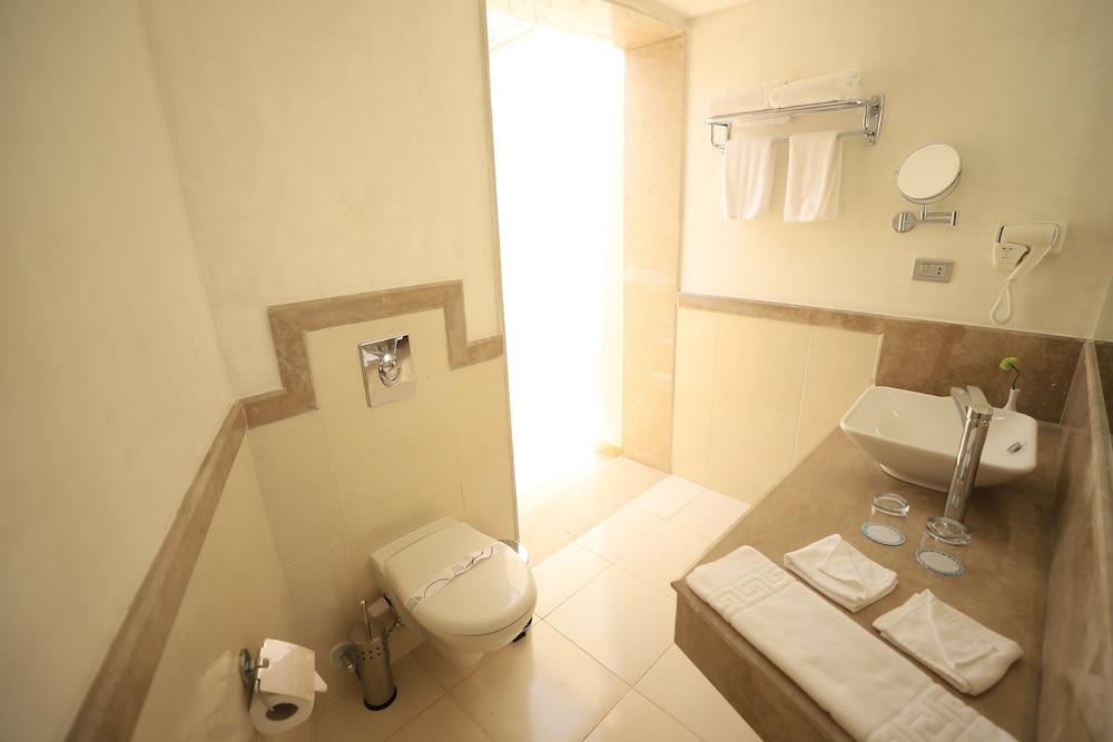 Shams Lodge for Watersports 46/47