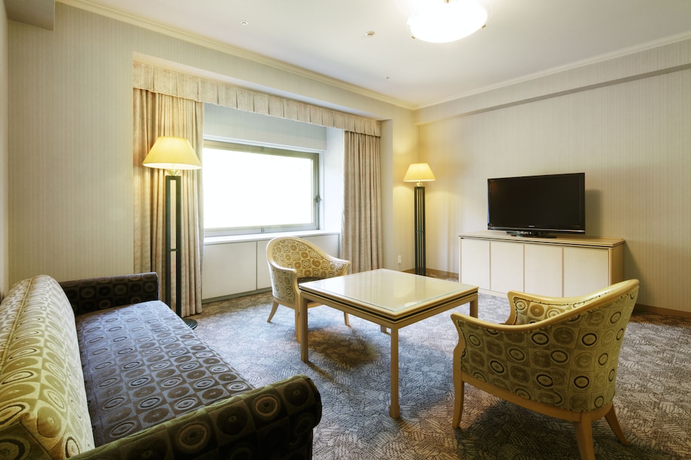 Naspa New Otani Hotel 68/75