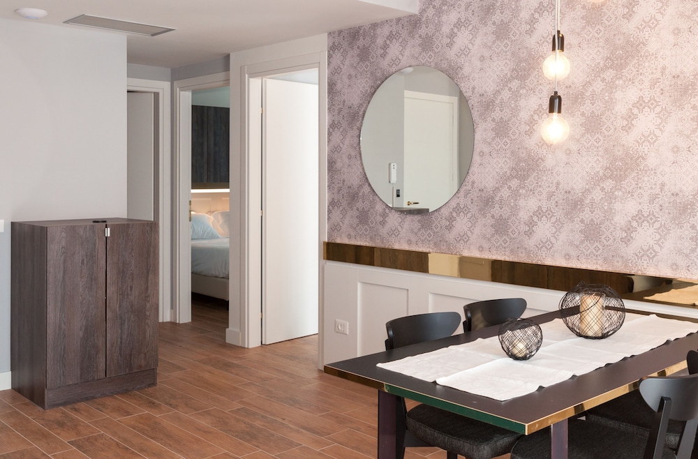 Residence Ten Suite 35/40