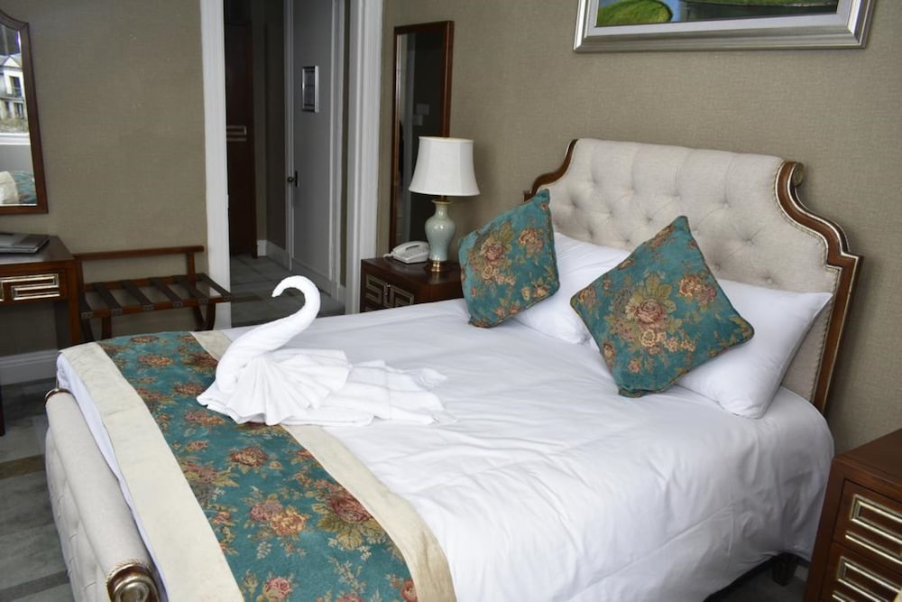 Glenburn Hotel 11/42