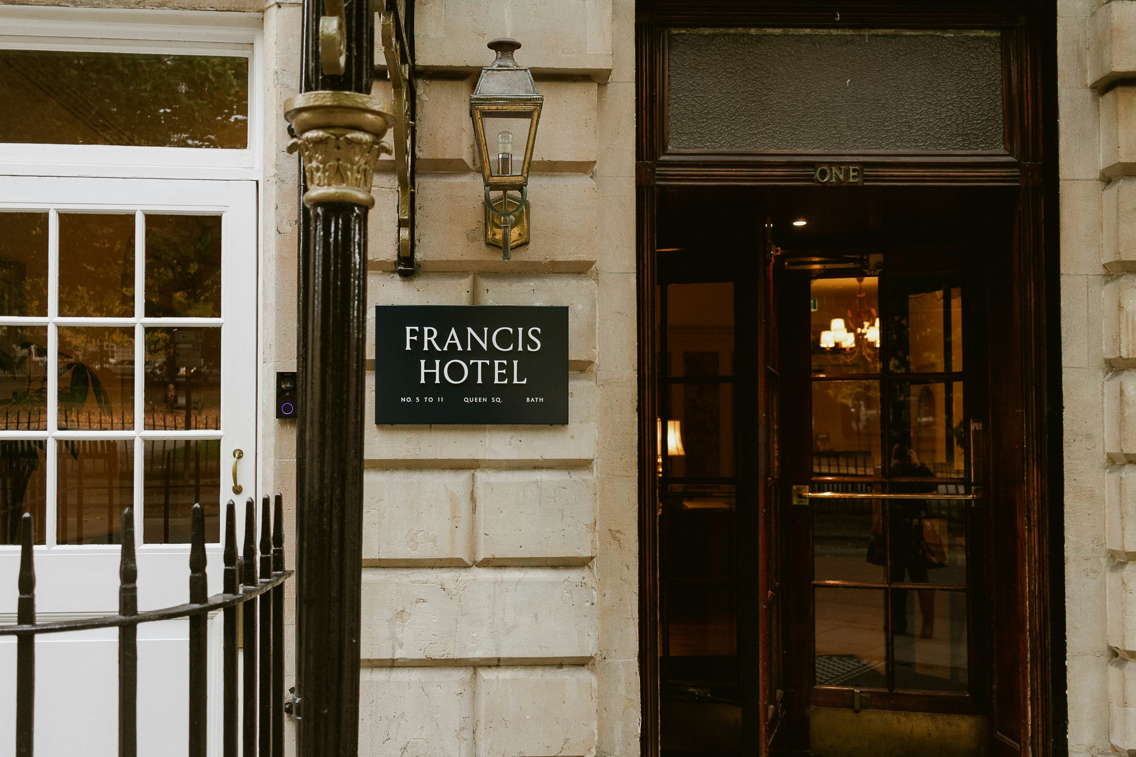 The Francis Hotel 3/81