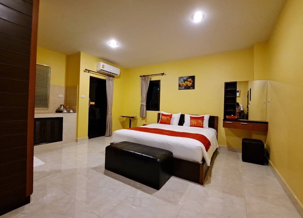 T Y Airport Inn 40/53
