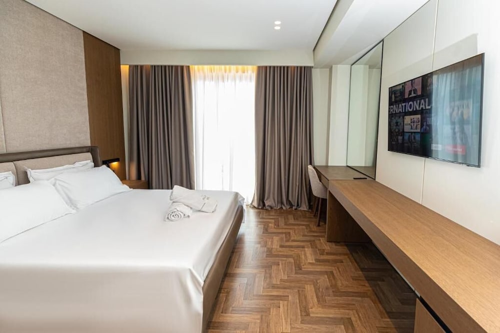 Mazarine Hotel and Restaurant 20/59