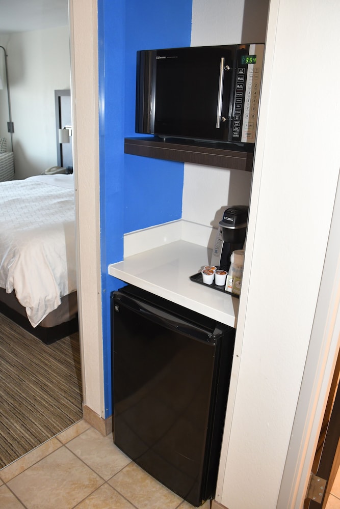 Holiday Inn Express Hotel And Suites Evanston 19/50