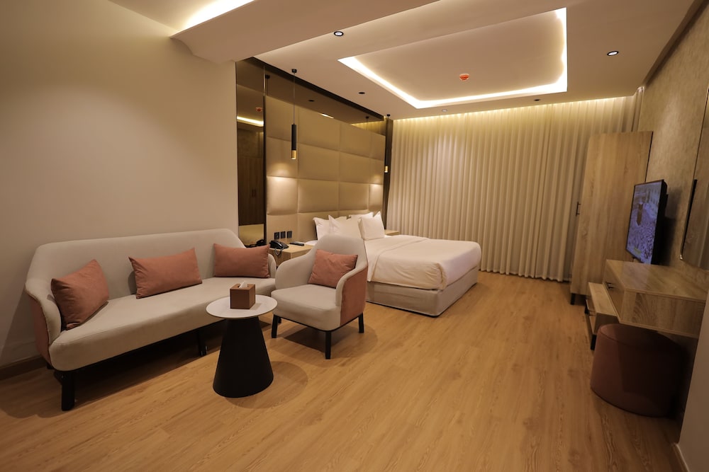 أجنحة المتعب الياسمين(XYZ Hotel Al Yasmin) 9/15