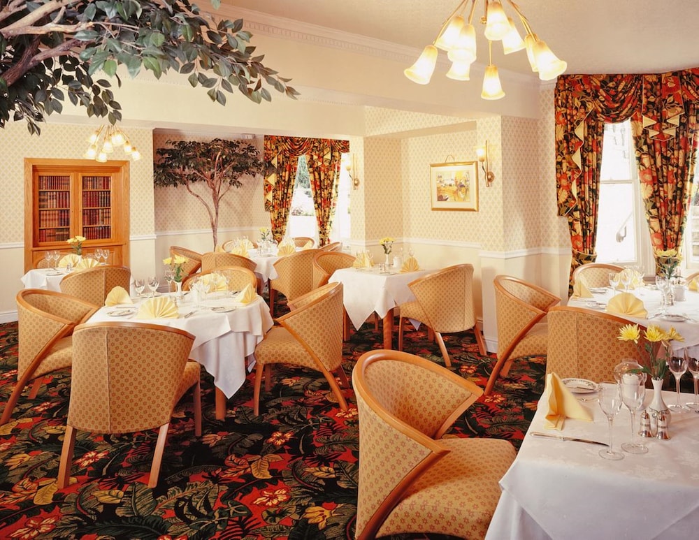 Arundel House Hotel 39/51