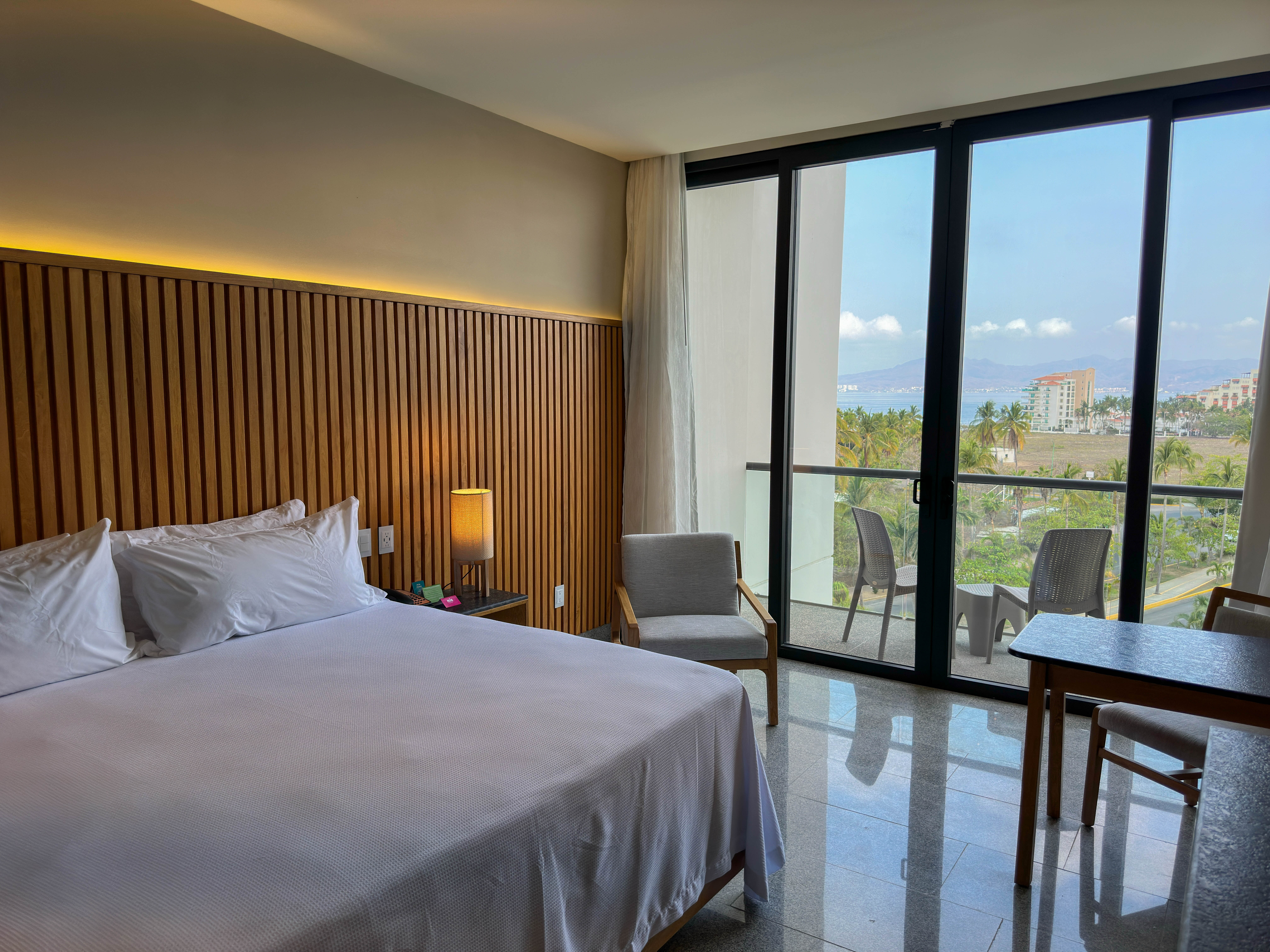 DELUXE, PANORAMIC BAY VIEW