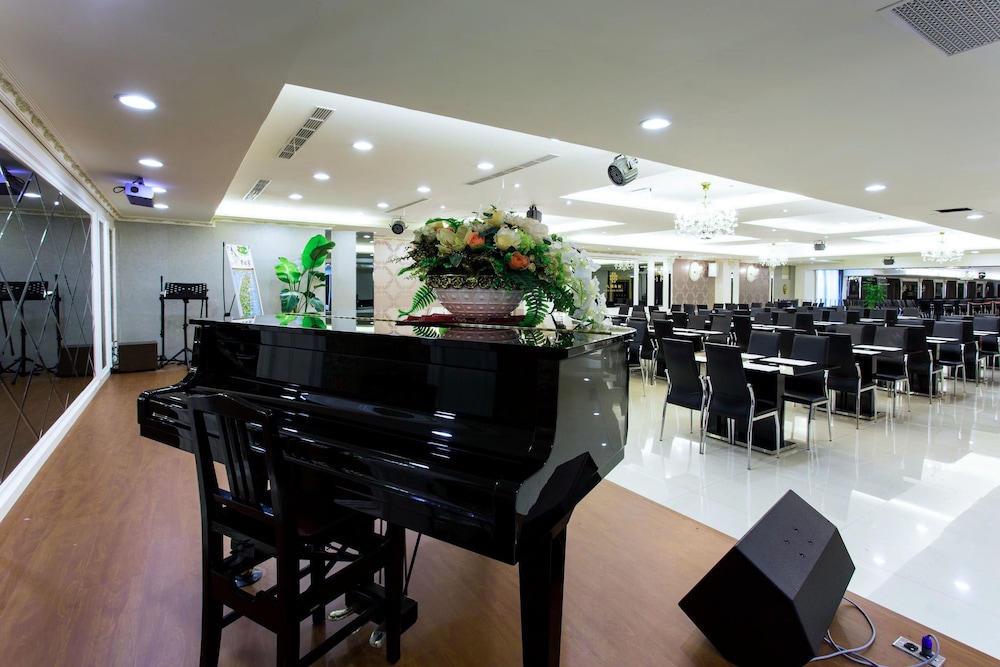 Ever Luck Hotel 31/47