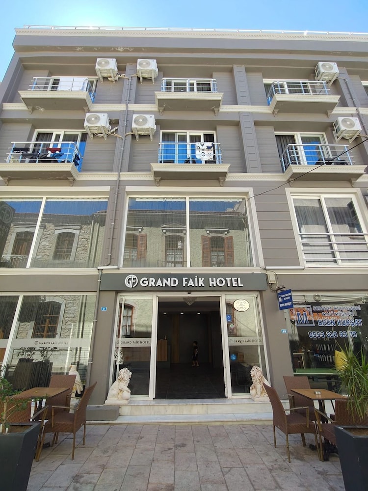Faik Hotel 2/50
