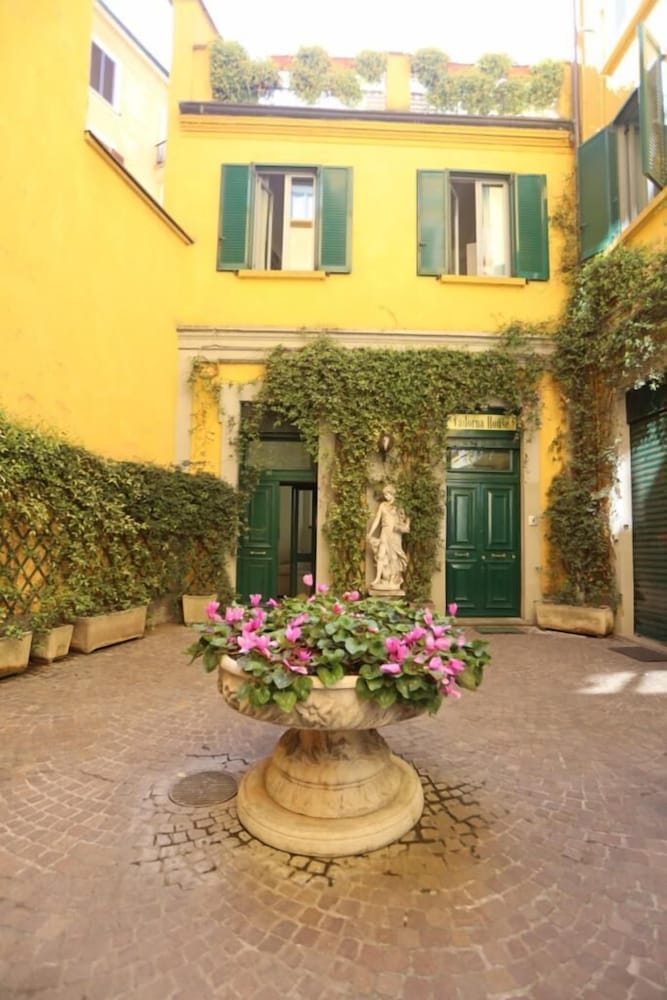 Cadorna House 42/50