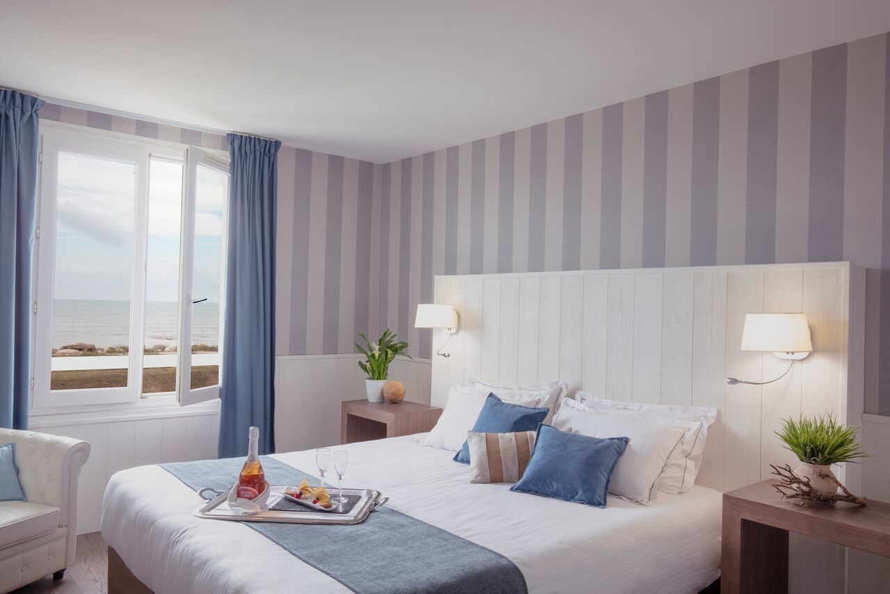 غرفة كومفورت بسرير كوين بإطلالة على البحر، Hotel Atalante - Relais Thalasso & Spa 3/6