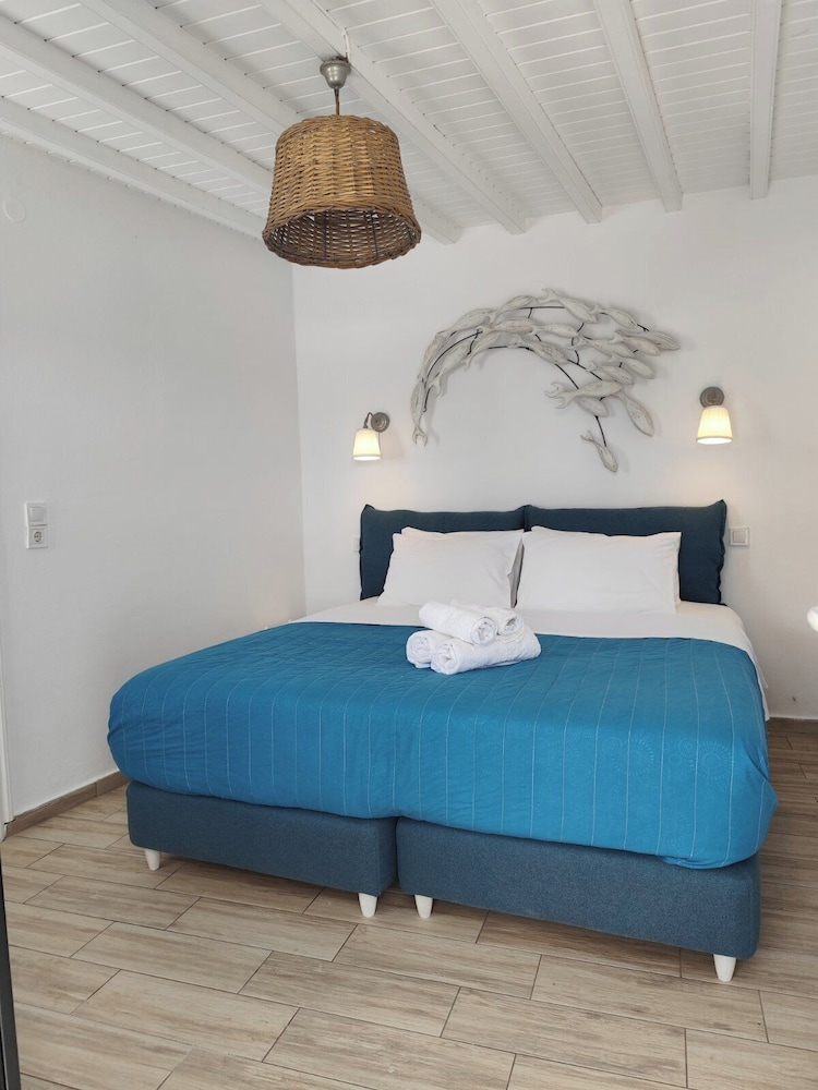 Nikos Rooms 16/50
