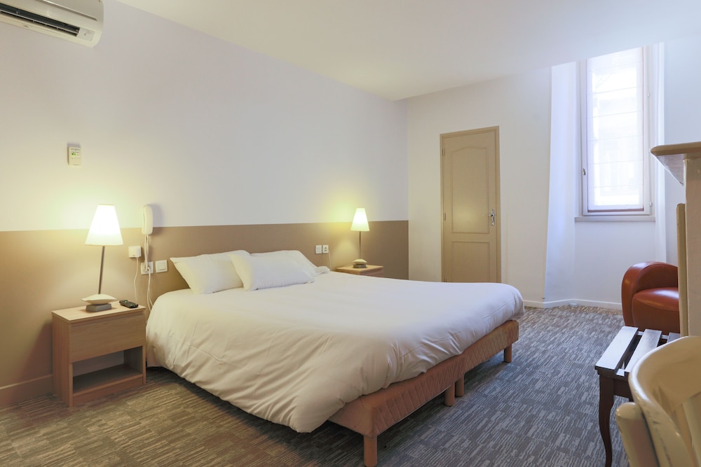 Hôtel Du Clocher 6/25