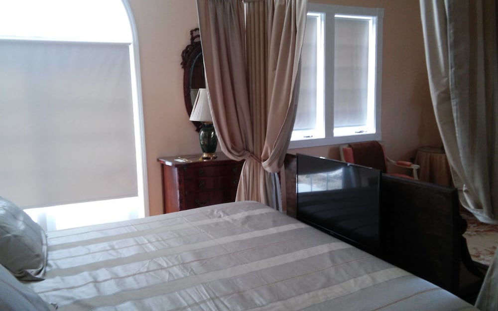 Inntiquity A Country Inn 11/50