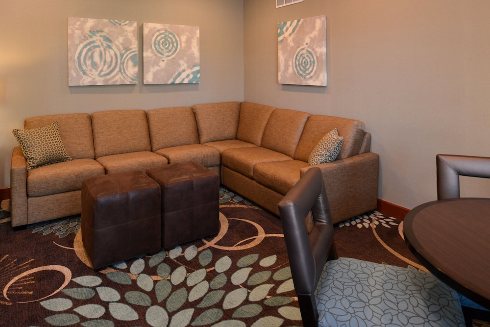 Staybridge Suites Sioux Falls At Empire Mall 35/54