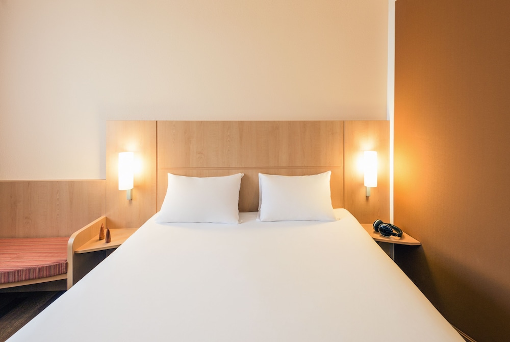 Ibis Lille Centre Gares 26/68