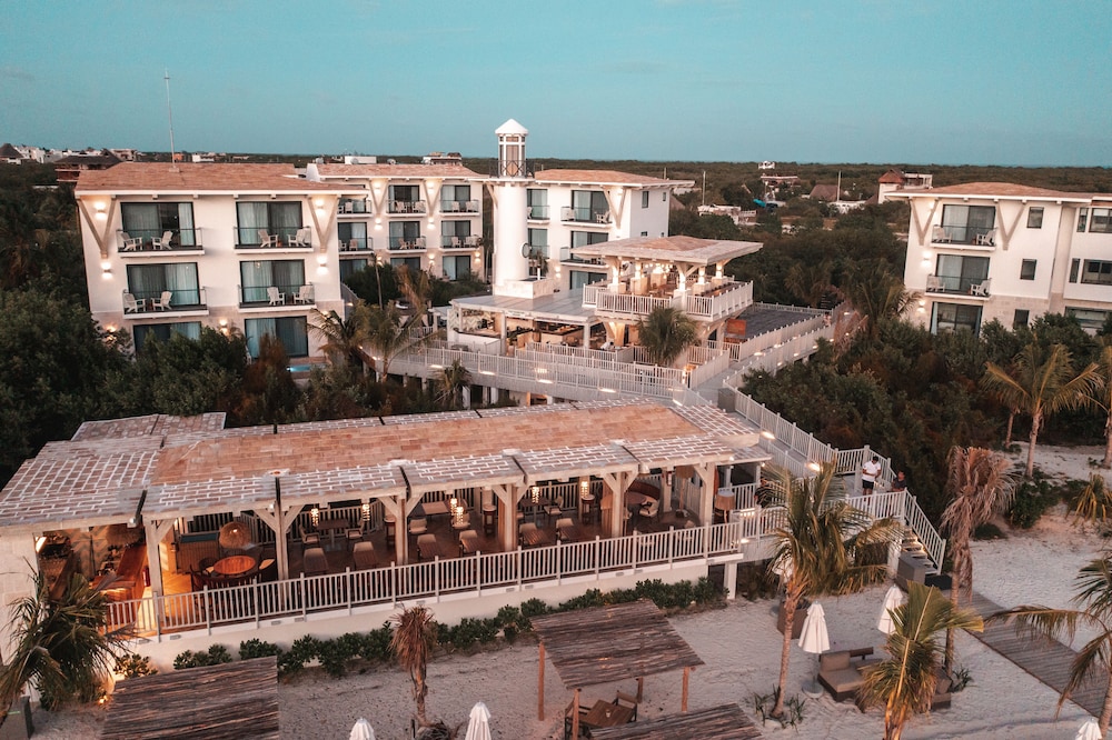 Delek Holbox in ISLA HOLBOX