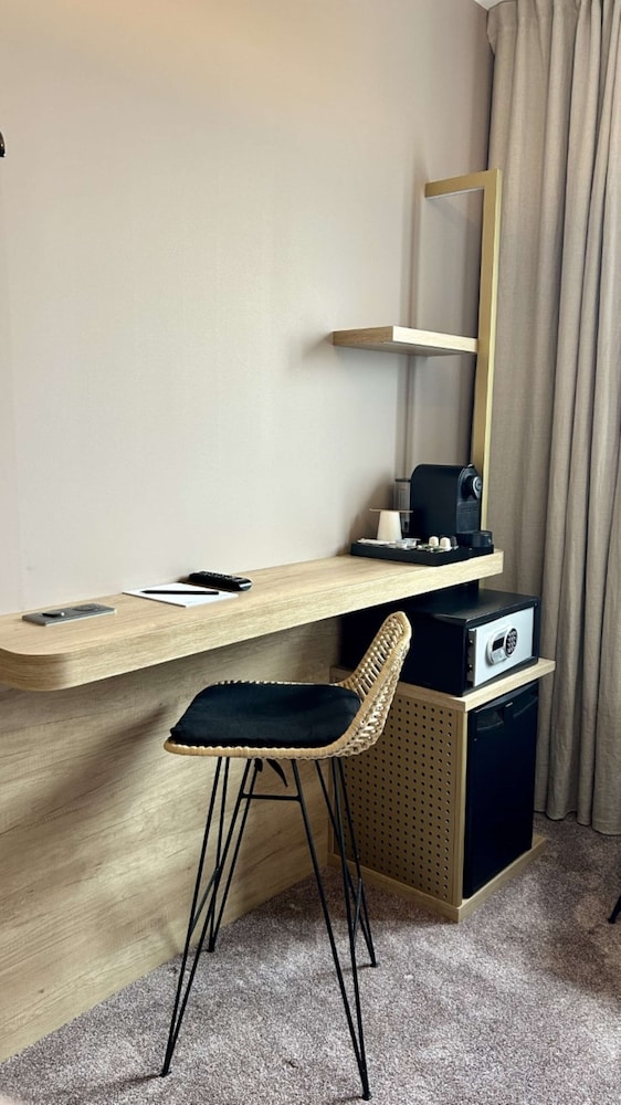 Golden Tulip Reims 42/50