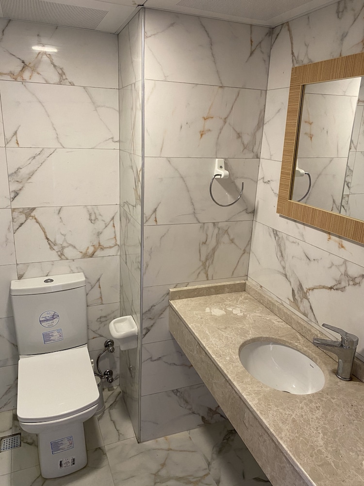 Tuntas Family Suites Kusadasi 39/41