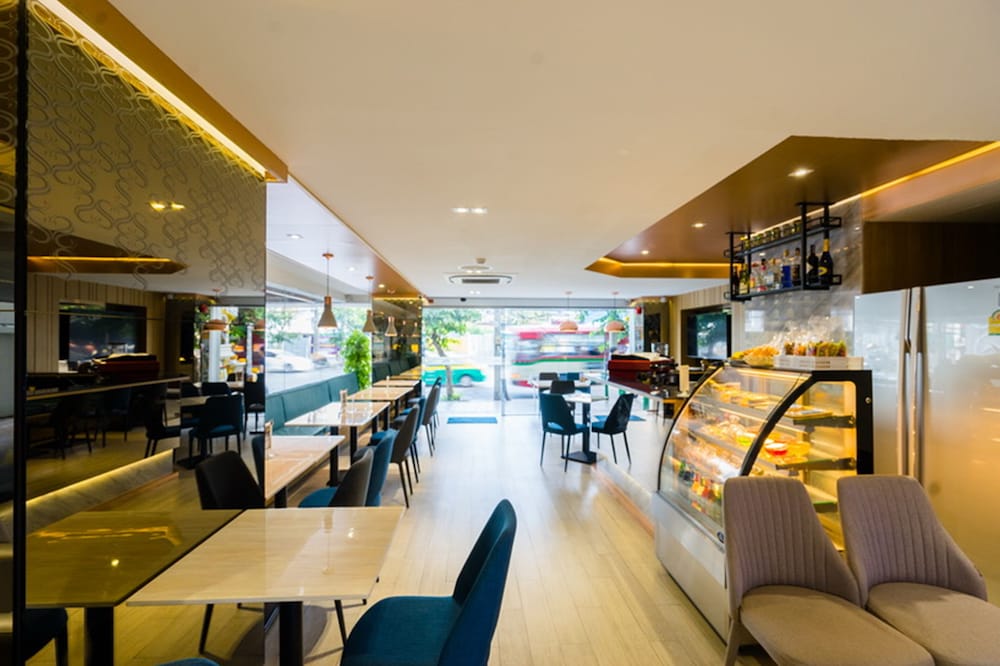 Samran Place Hotel 35/45