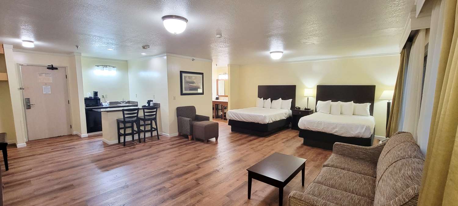 Best Western Plus Northwoods Inn 60/80