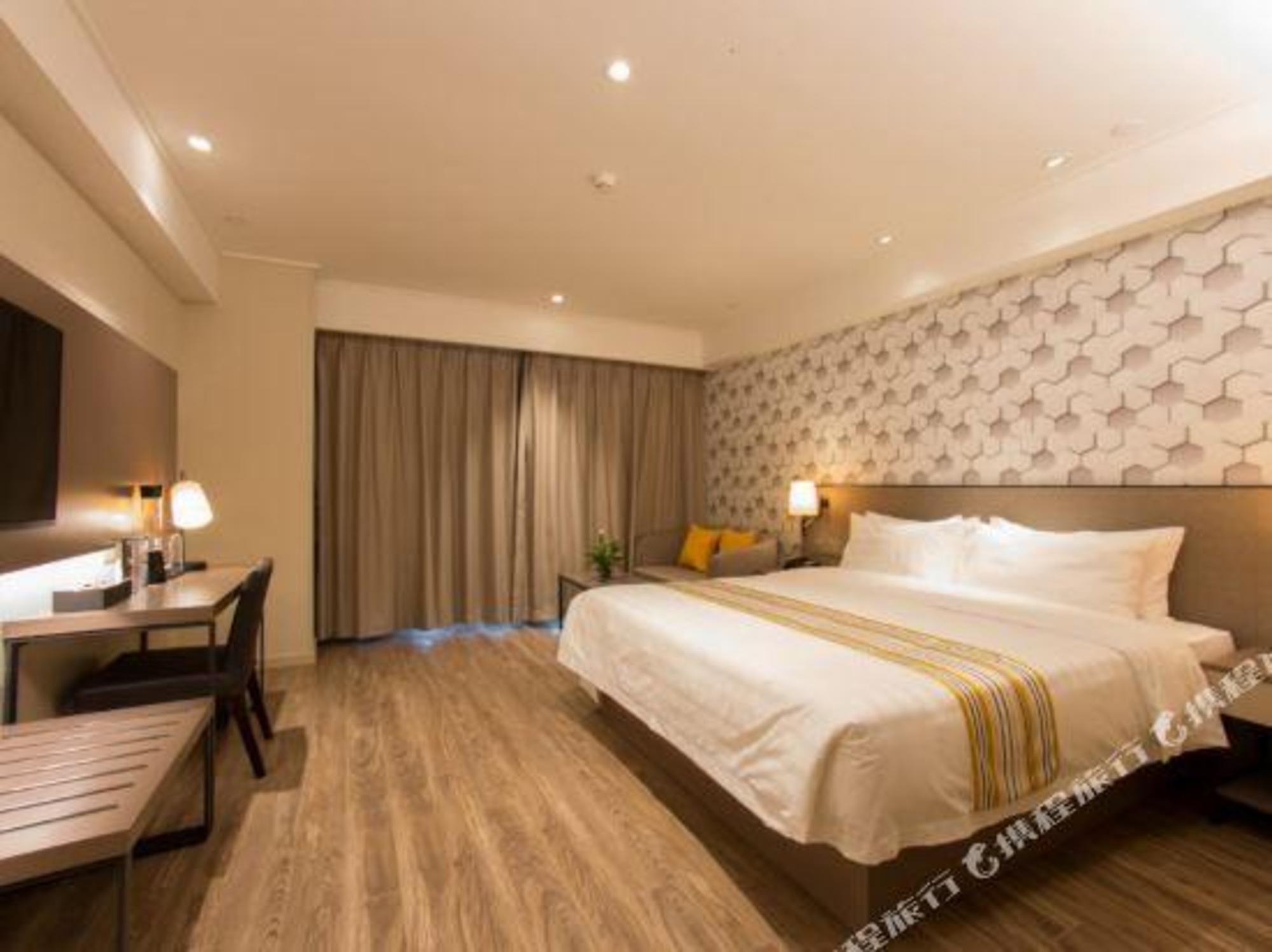 Homeinn Plus (Chengdu High-tech Global Center) 11/31