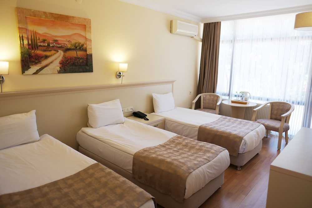 TROIA TUSAN HOTEL 18/67