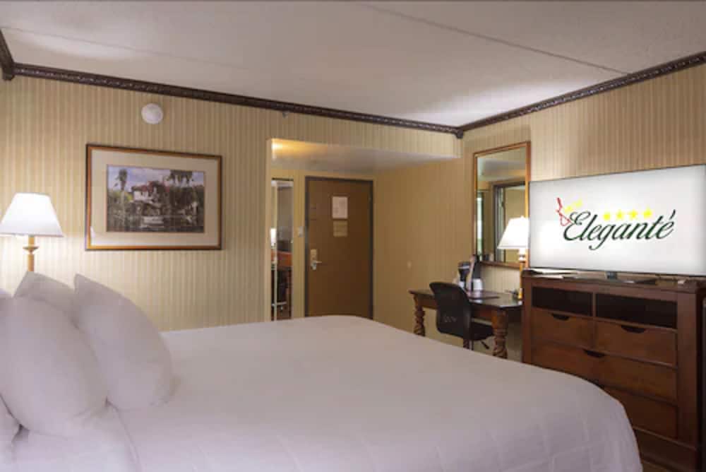 MCM Elegante Hotel and Conference Center 5/52