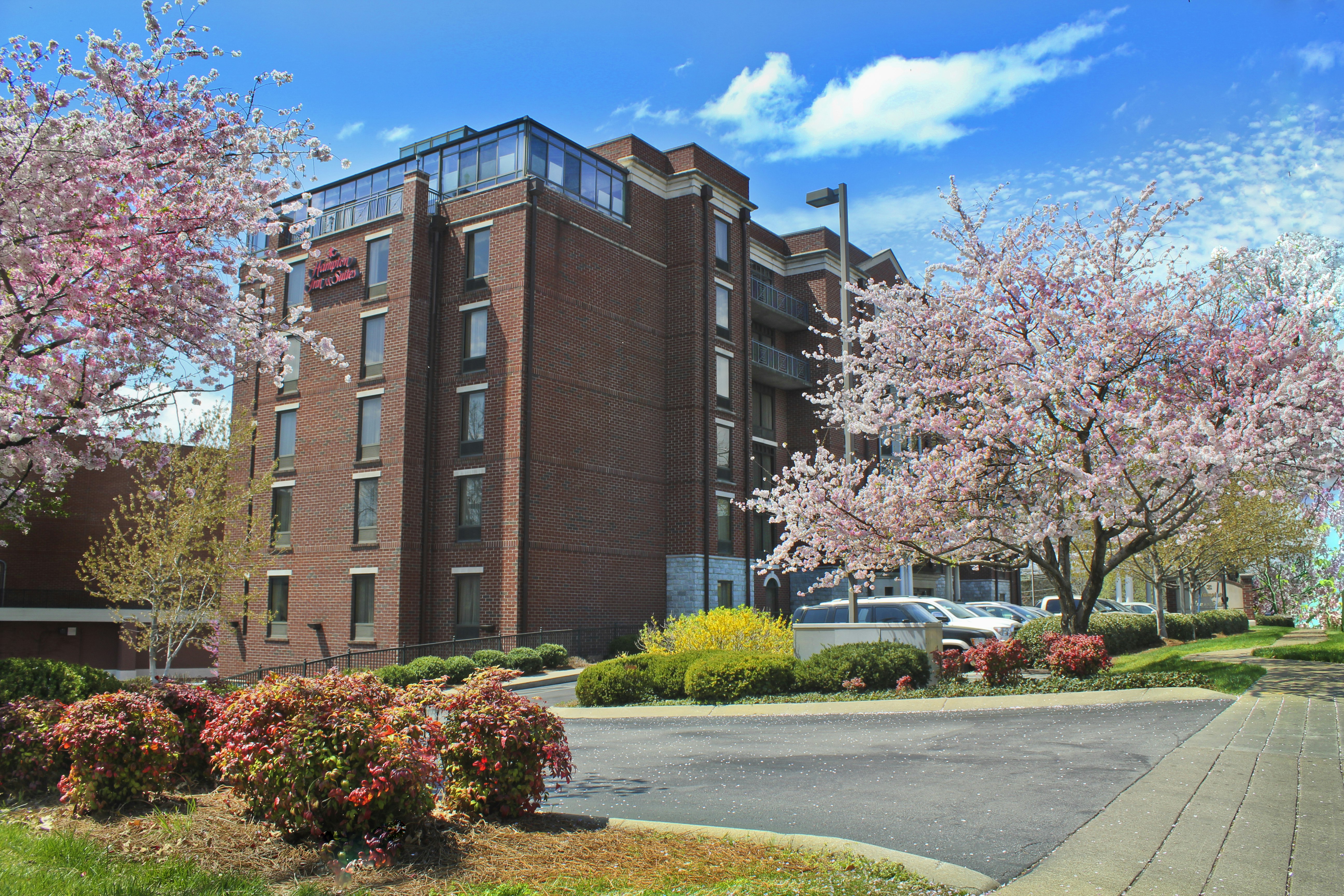 Hampton Inn Suites Nashville Green Hills 6/60