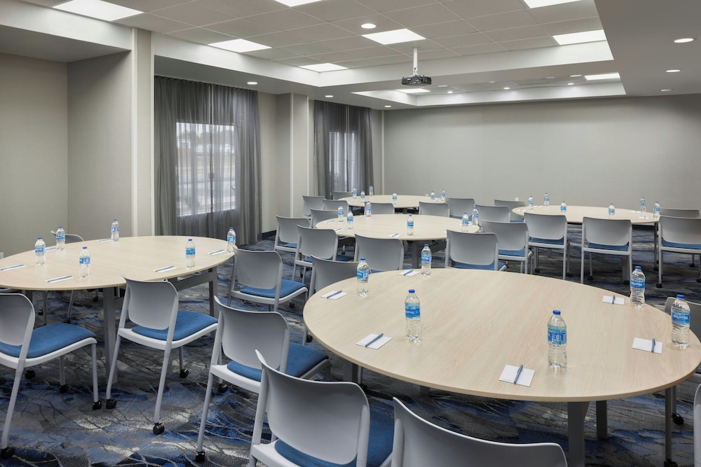 Fairfield Inn And Suites Lake City 37/50