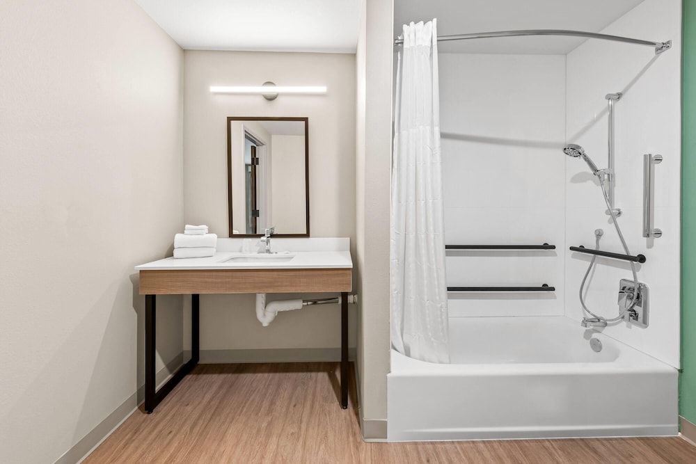 ECHO Suites Extended Stay by Wyndham Reno 69/72