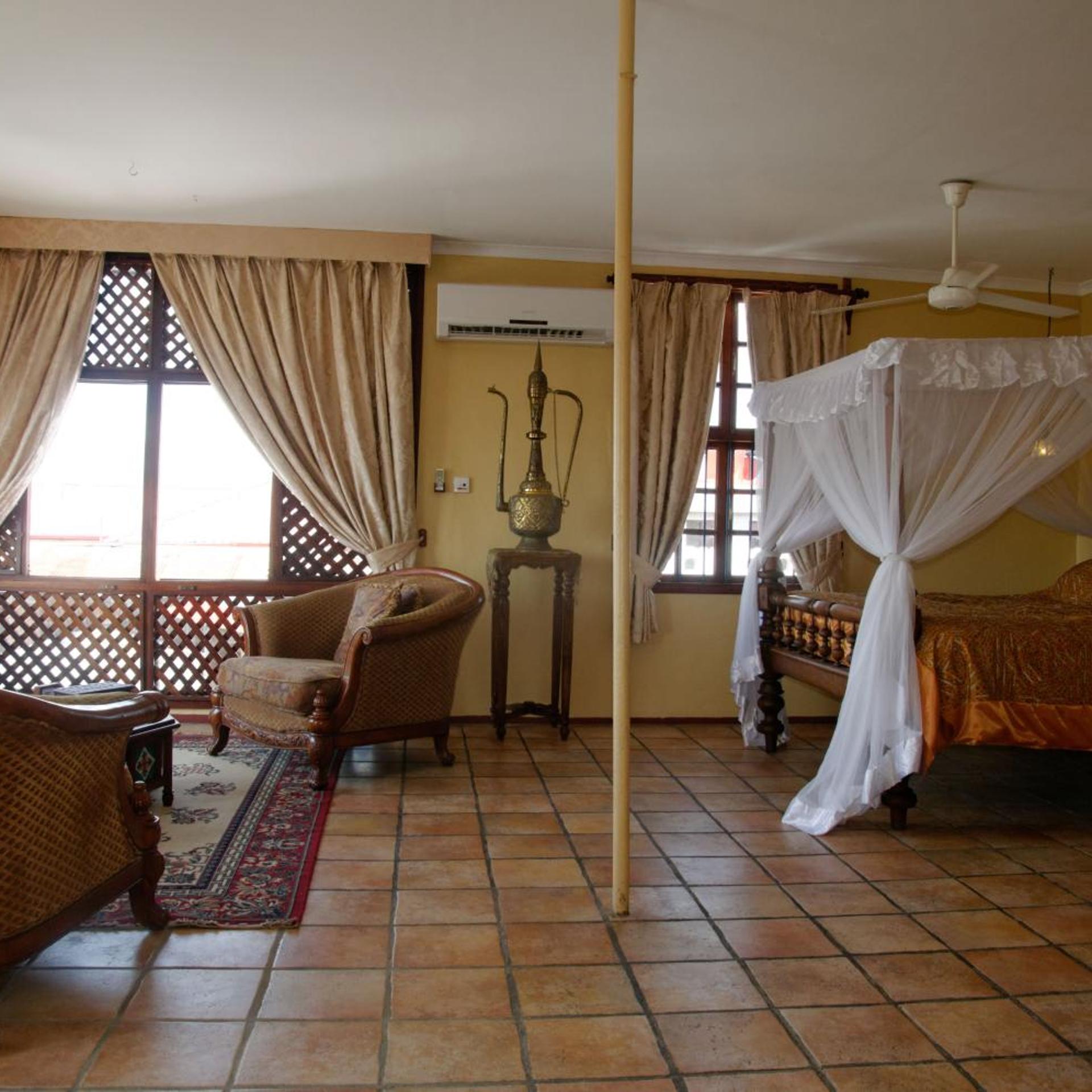 Palace, Suite