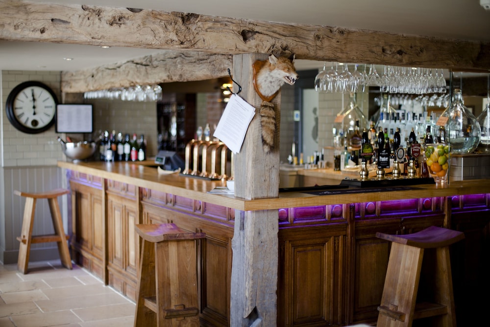 The White Horse 37/50
