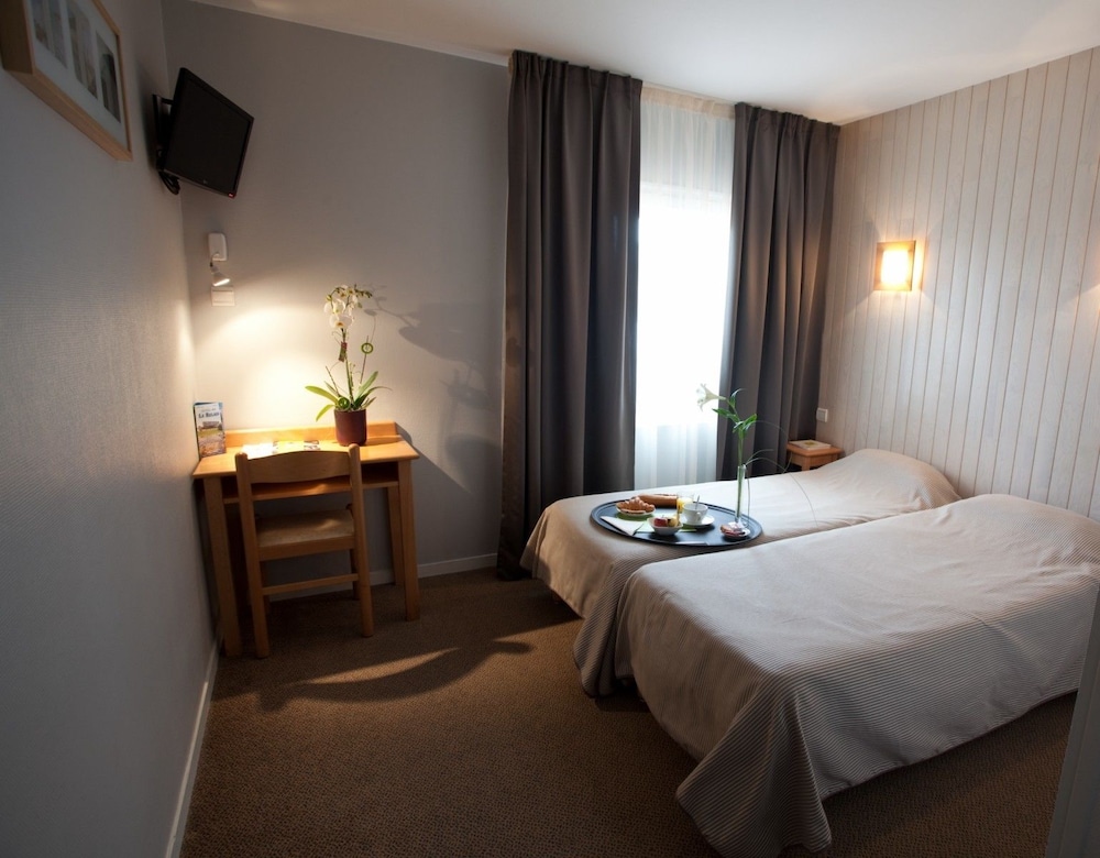 HÔTEL LE RELAIS 15/50