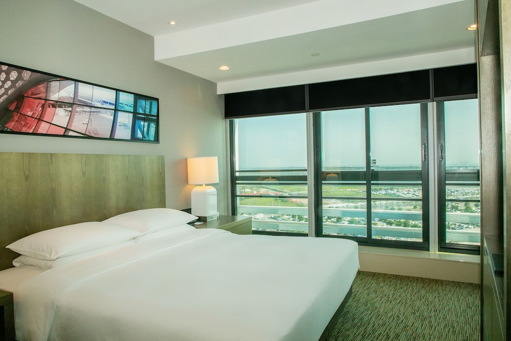 Hyatt House Shenzhen Airport 18/70