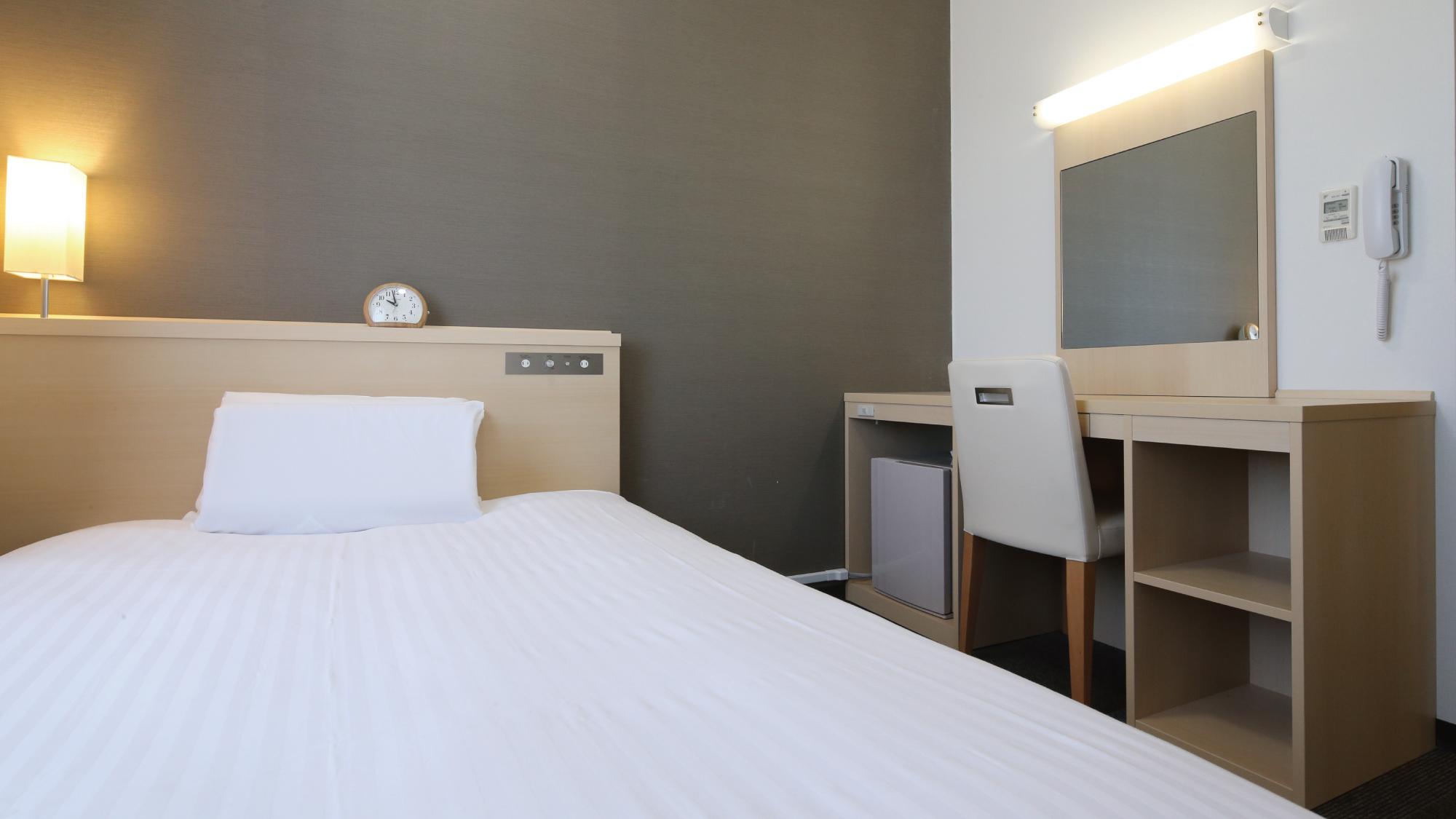 Semi Room, Standard, Semi Double Bed, Smoking