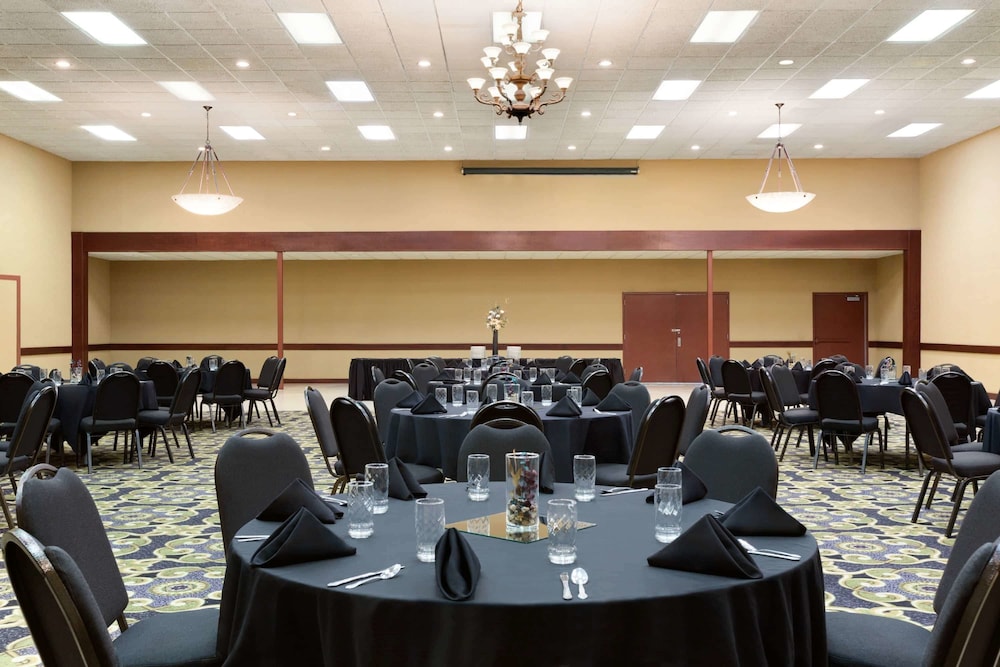 Baymont by Wyndham Mandan Bismarck Area 32/36
