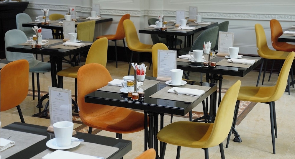 Hotel Pont Royal 50/68