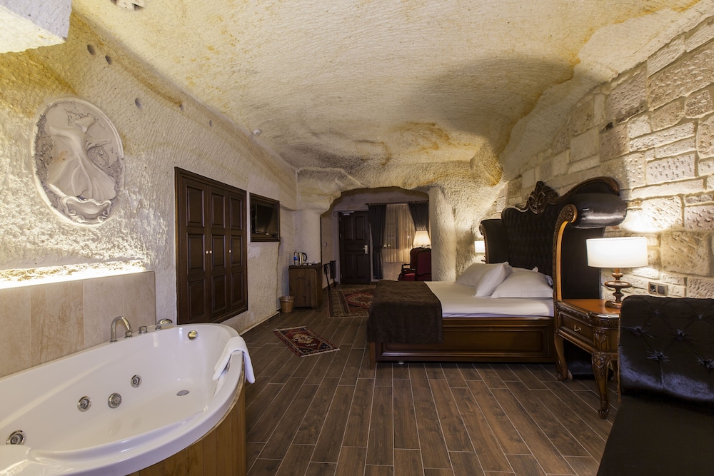 Utopia Cave Cappadocia 24/48